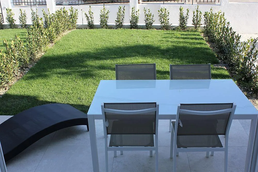 *** Appart hôtel Villa Velvet Villeneuve-Loubet France