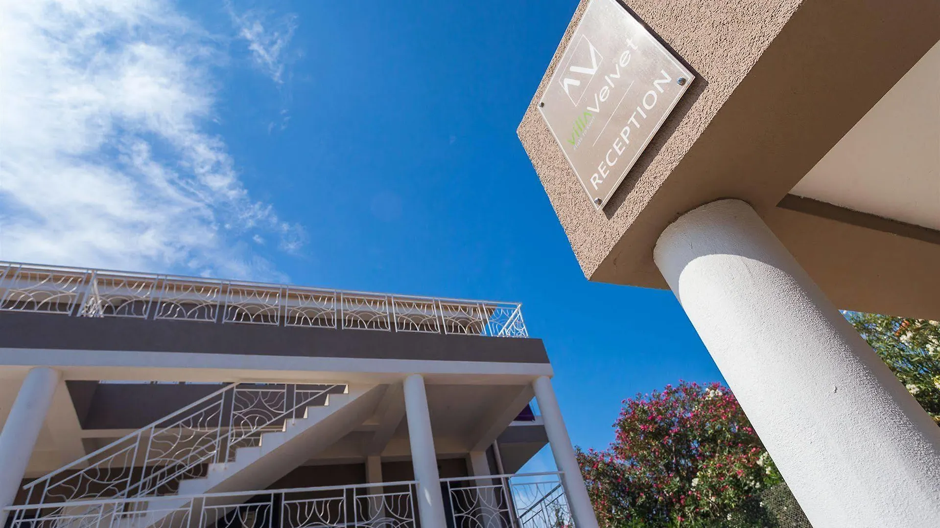 *** Appart hôtel Villa Velvet Villeneuve-Loubet France